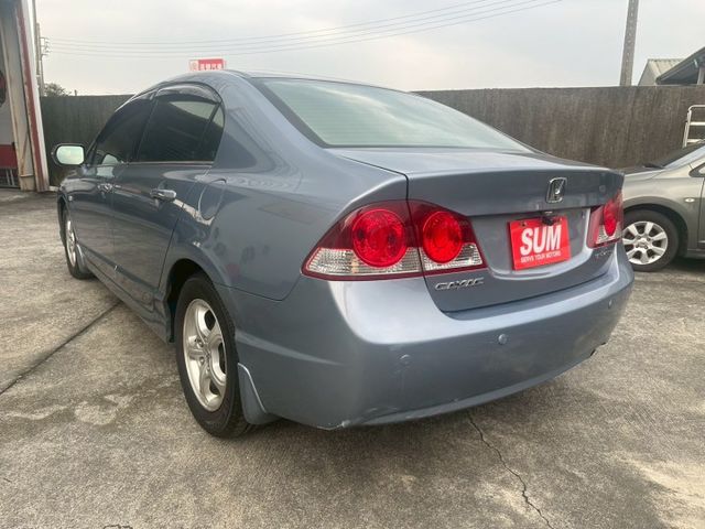 ✔️6只揚聲器  ✔️CD音響主機  ✔️前霧燈  ✔️16吋鋁圈 ✔️前座雙安全氣囊 ✔️前座雙扶手  第7張相片