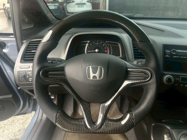 ✔️6只揚聲器  ✔️CD音響主機  ✔️前霧燈  ✔️16吋鋁圈 ✔️前座雙安全氣囊 ✔️前座雙扶手  第17張相片