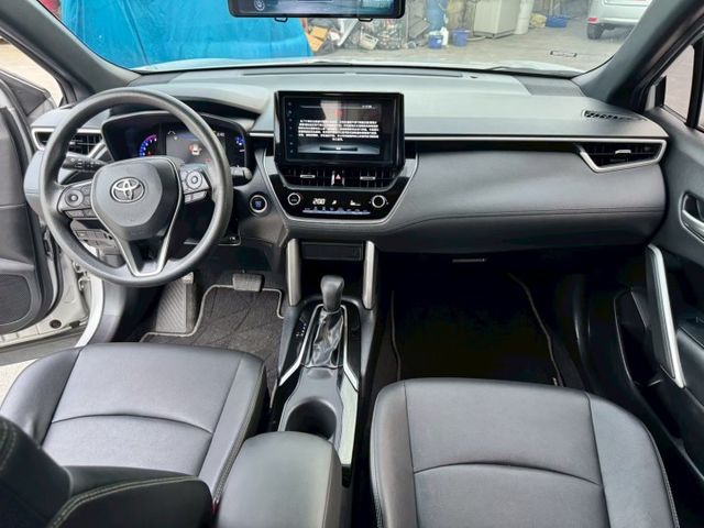 2020年TOYOTA Corolla Cross空間寬敞、油耗佳，配備7氣囊與TSS主動安全，外型時尚，是實用又安心的  第13張相片