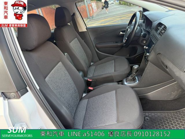 可全貸~小改款POLO~最安全的小車~好開省油~無泡水~無重大事故~  第11張相片