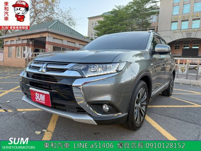 可全貸~ACC跟車~車道偏離警示 ~電子手剎車~恆溫~只跑3萬KM~  第1張相片