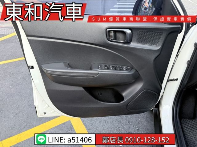 可全貸~VENUE小改款~跨界韓系小休旅~  第9張相片