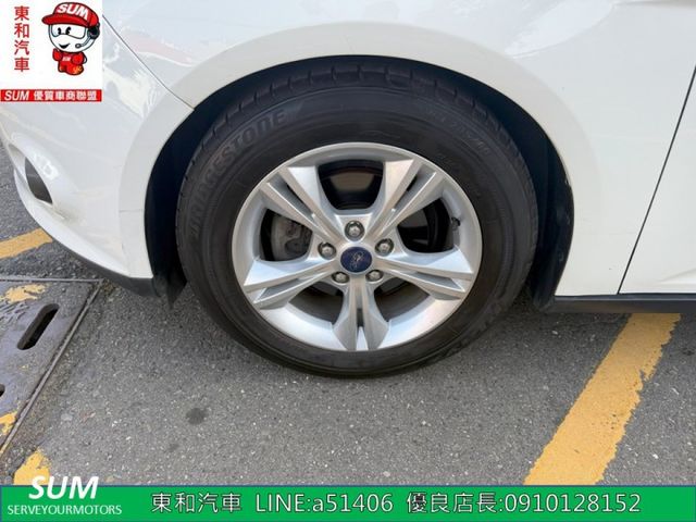 FOCUS可全貸~1.6省油代步車~ABS~4安 ~電折後視鏡~恆溫系統~皮椅~5門 鄭店長0910-128-152  第6張相片