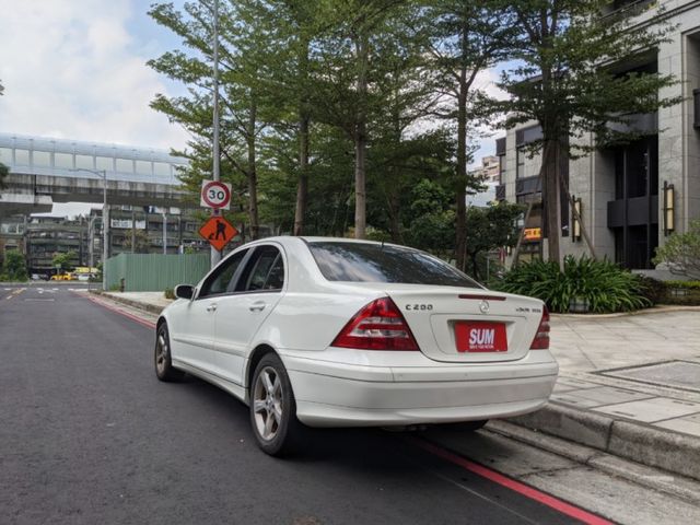 ✓里程跑少 車況良好 ✓復古車型 ✓天窗 ✓木質內飾板 質感升級 ✓足踏式煞車 不浪費空間  第4張相片