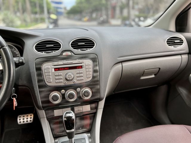 ✓五門掀背 ✓柴油車，省油省稅 ✓賽車椅 ✓動力十足  第8張相片