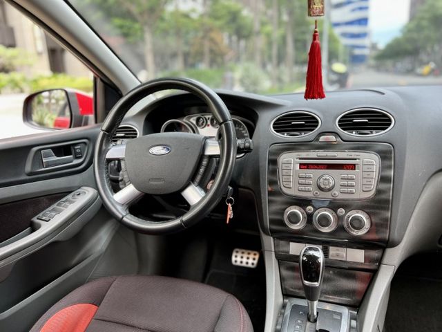 ✓五門掀背 ✓柴油車，省油省稅 ✓賽車椅 ✓動力十足  第9張相片