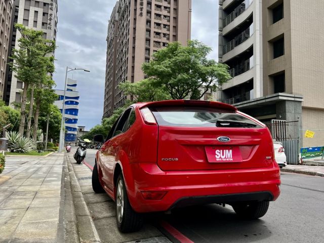 ✓五門掀背 ✓柴油車，省油省稅 ✓賽車椅 ✓動力十足  第15張相片