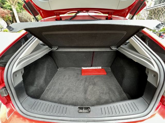 ✓五門掀背 ✓柴油車，省油省稅 ✓賽車椅 ✓動力十足  第17張相片