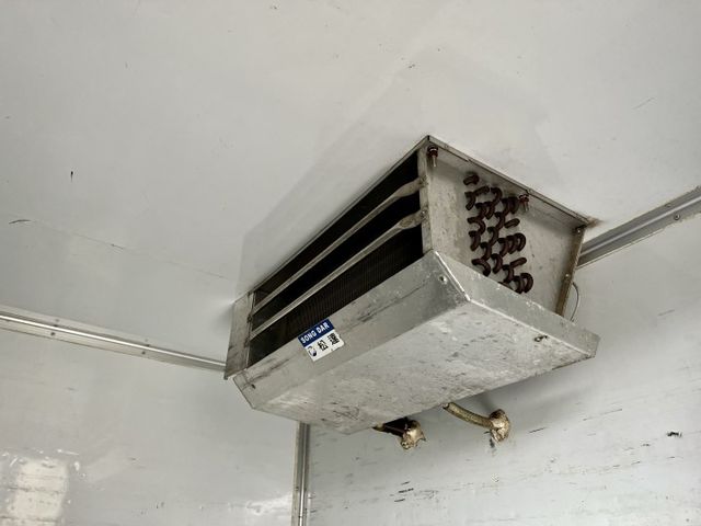 ✓-25度冷凍箱 ✓松達冷凍機組 ✓自手排堅達 ✓柴油  第16張相片