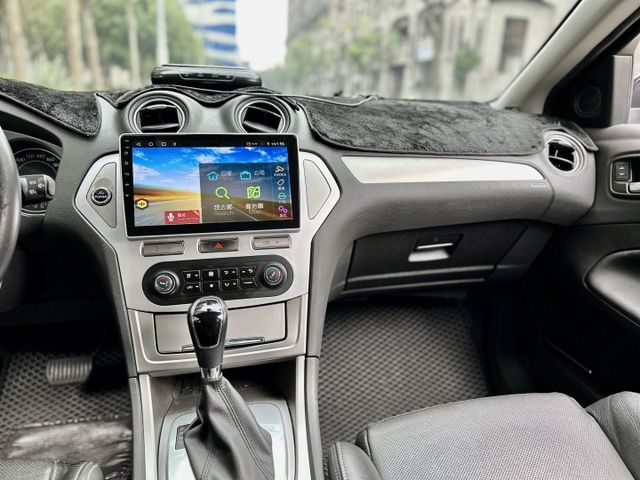 ✓渦輪旗艦款 ✓柴油車 省油省稅 ✓全新車機 結合空調系統 ✓導航＋天窗＋電動椅 ✓Push-Start  第6張相片