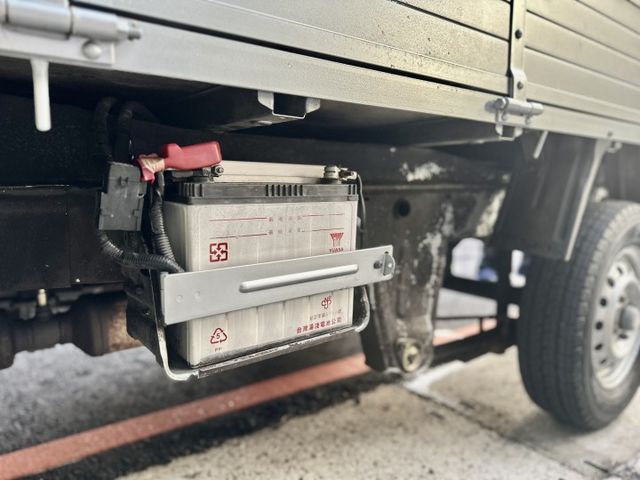 ✓框式木床 ✓剛換四條新胎 ✓1300cc稅金超省 ✓貨台長2.3米 寬1.4米  第15張相片