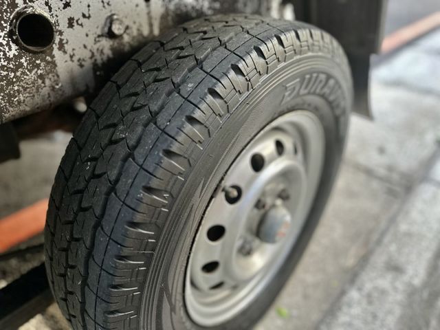 ✓框式木床 ✓剛換四條新胎 ✓1300cc稅金超省 ✓貨台長2.3米 寬1.4米  第16張相片