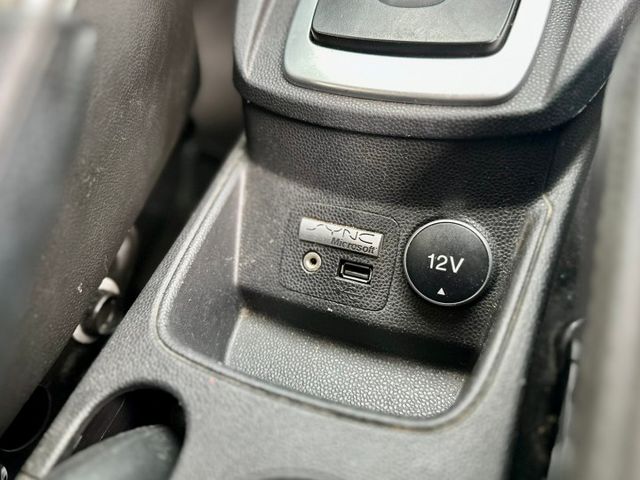 ✓輕巧五門運動款 ✓Keyless系統 ✓原廠SYNC中文娛樂通訊介面 ✓六速雙離合器  第10張相片