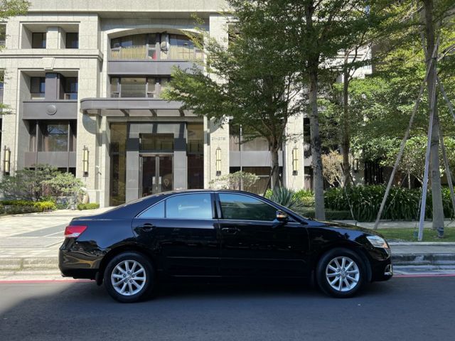 ✓一手車 原廠保養 ✓Toyota保值神車 ✓原廠音響 藍牙/數位電視/導航 ✓質感核桃木飾板  第3張相片