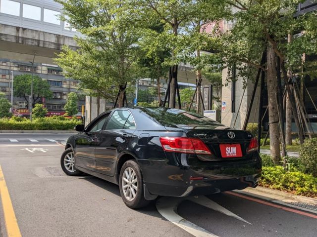 ✓一手車 原廠保養 ✓Toyota保值神車 ✓原廠音響 藍牙/數位電視/導航 ✓質感核桃木飾板  第4張相片