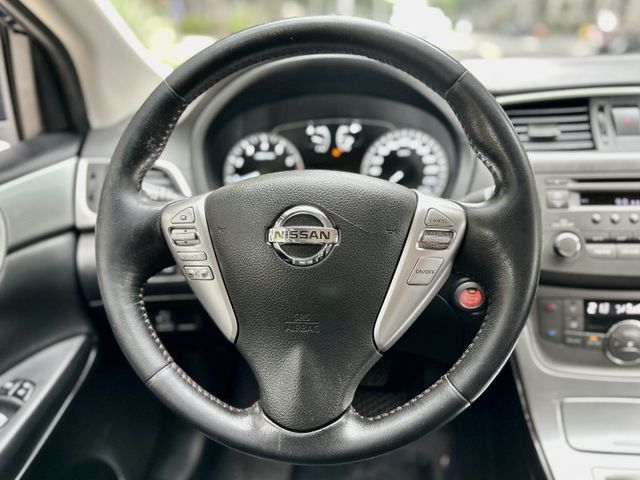 ✓Super Sentra Aero旗艦版 ✓電子啟動IKEY ✓電動收摺後視鏡 ✓後座出風口 ✓抬頭顯示器  第4張相片