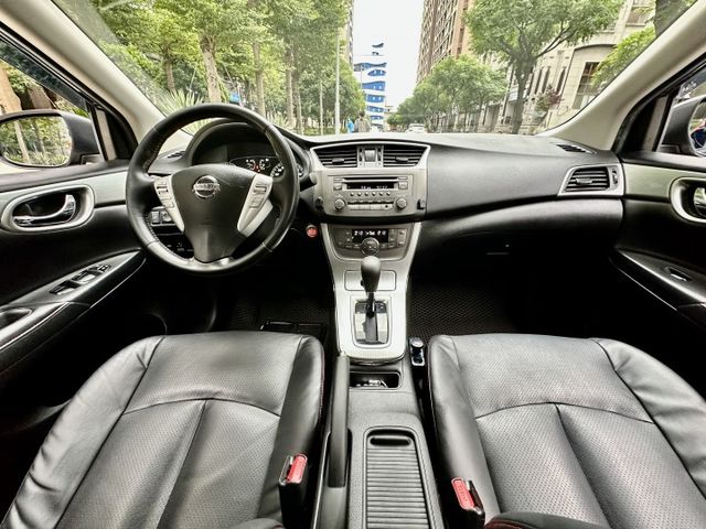 ✓Super Sentra Aero旗艦版 ✓電子啟動IKEY ✓電動收摺後視鏡 ✓後座出風口 ✓抬頭顯示器  第7張相片