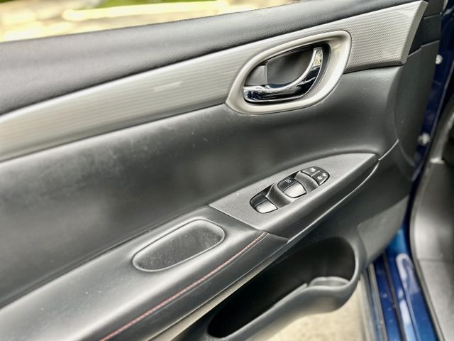 ✓Super Sentra Aero旗艦版 ✓電子啟動IKEY ✓電動收摺後視鏡 ✓後座出風口 ✓抬頭顯示器  第10張相片