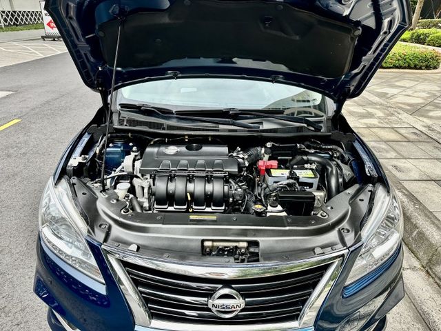✓Super Sentra Aero旗艦版 ✓電子啟動IKEY ✓電動收摺後視鏡 ✓後座出風口 ✓抬頭顯示器  第20張相片