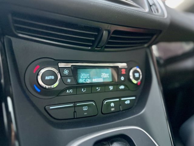 ✓輕旅1500cc低稅金 ✓全景天窗 ✓定速 ✓iKEY免鑰啟動 ✓電尾門 ✓電動收折後照鏡  第12張相片