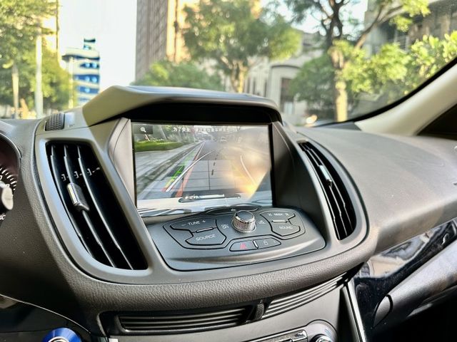 ✓輕旅1500cc低稅金 ✓全景天窗 ✓定速 ✓iKEY免鑰啟動 ✓電尾門 ✓電動收折後照鏡  第14張相片
