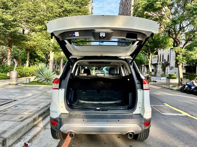 ✓輕旅1500cc低稅金 ✓全景天窗 ✓定速 ✓iKEY免鑰啟動 ✓電尾門 ✓電動收折後照鏡  第18張相片