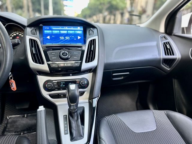 ✓自動停車 新手免擔心 ✓胎壓偵測 ✓影音滿貫 導航藍牙數位電視 ✓天窗  第7張相片