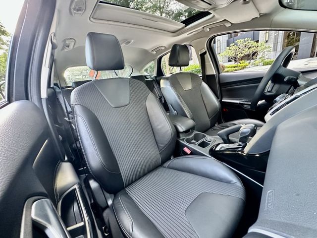 ✓自動停車 新手免擔心 ✓胎壓偵測 ✓影音滿貫 導航藍牙數位電視 ✓天窗  第8張相片