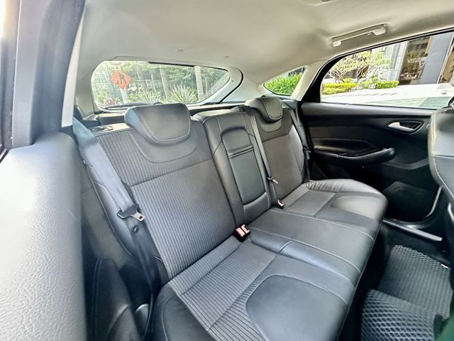 ✓自動停車 新手免擔心 ✓胎壓偵測 ✓影音滿貫 導航藍牙數位電視 ✓天窗  第9張相片