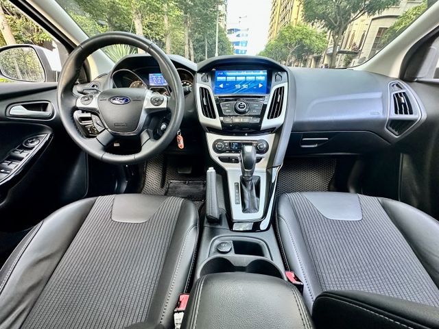 ✓自動停車 新手免擔心 ✓胎壓偵測 ✓影音滿貫 導航藍牙數位電視 ✓天窗  第17張相片