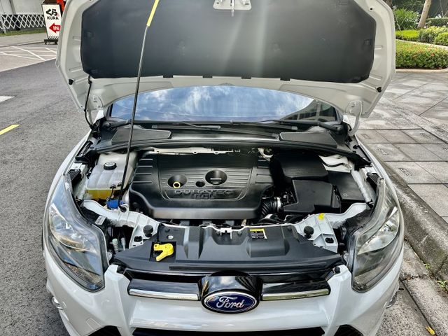 ✓自動停車 新手免擔心 ✓胎壓偵測 ✓影音滿貫 導航藍牙數位電視 ✓天窗  第20張相片