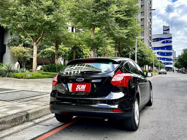 ✓五門小鋼炮 ✓安卓機 ✓定速 ✓倒車顯影 ✓光感應頭燈 ✓雨滴感應雨刷 ✓自動停車！  第18張相片