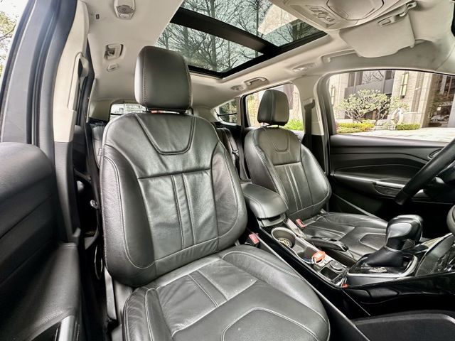 ✓2.0旗艦版SUV ✓全景天窗 ✓自動停車系統 ✓車道偏離系統 ✓電動尾門  第7張相片