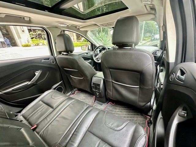 ✓2.0旗艦版SUV ✓全景天窗 ✓自動停車系統 ✓車道偏離系統 ✓電動尾門  第9張相片