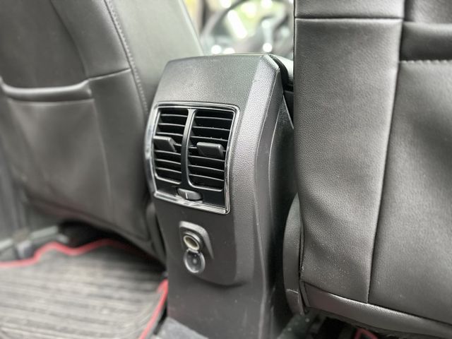 ✓2.0旗艦版SUV ✓全景天窗 ✓自動停車系統 ✓車道偏離系統 ✓電動尾門  第12張相片