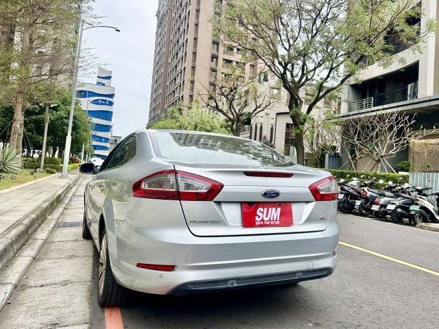 ✓柴油房車 省油省稅！✓渦輪增壓 ✓電動座椅 ✓後座出風口 ✓定速巡航 ✓循跡防滑  第16張相片