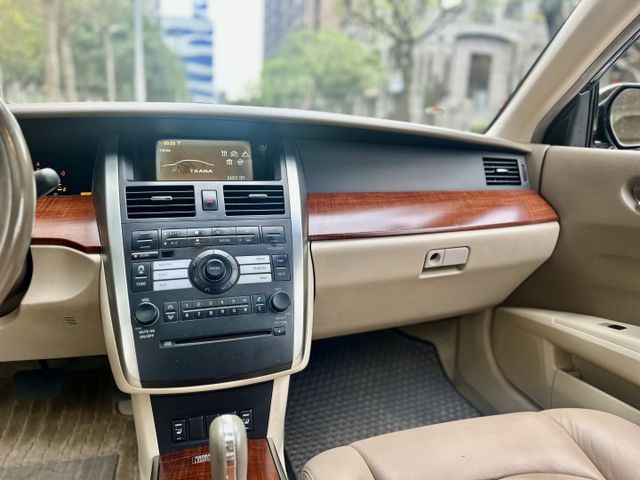 ✓代步房車 ✓定期保養 車況良好 ✓IKEY免鑰匙解鎖 ✓電動椅 ✓足踏式腳煞車 ✓電熱椅  第6張相片
