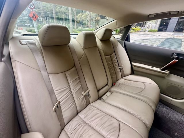 ✓代步房車 ✓定期保養 車況良好 ✓IKEY免鑰匙解鎖 ✓電動椅 ✓足踏式腳煞車 ✓電熱椅  第9張相片