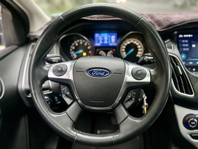 ✓2.0運動汽油版 ✓帥氣代步車 ✓五門後車廂空間大 ✓八核心安卓機 ✓恆溫空調 ✓天窗  第4張相片