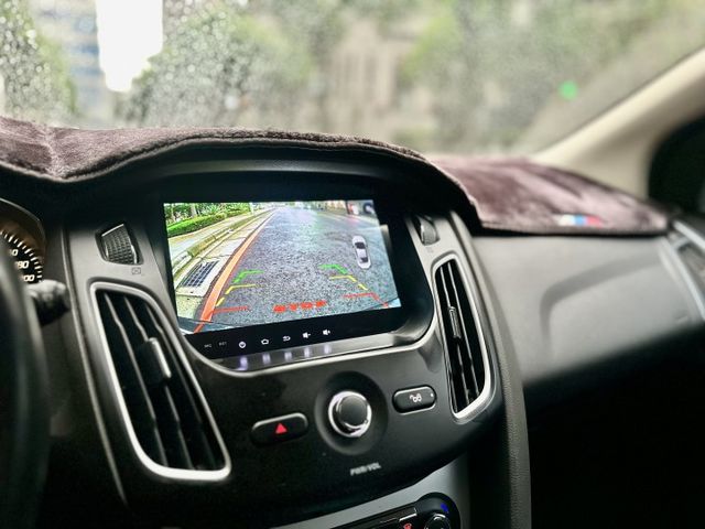 ✓2.0運動汽油版 ✓帥氣代步車 ✓五門後車廂空間大 ✓八核心安卓機 ✓恆溫空調 ✓天窗  第11張相片
