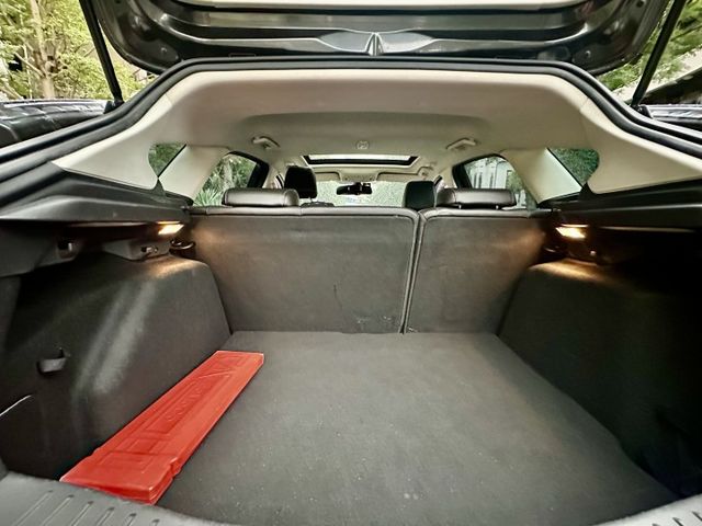 ✓2.0運動汽油版 ✓帥氣代步車 ✓五門後車廂空間大 ✓八核心安卓機 ✓恆溫空調 ✓天窗  第15張相片