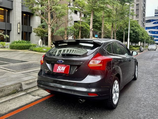 ✓2.0運動汽油版 ✓帥氣代步車 ✓五門後車廂空間大 ✓八核心安卓機 ✓恆溫空調 ✓天窗  第18張相片