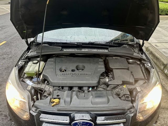 ✓2.0運動汽油版 ✓帥氣代步車 ✓五門後車廂空間大 ✓八核心安卓機 ✓恆溫空調 ✓天窗  第19張相片