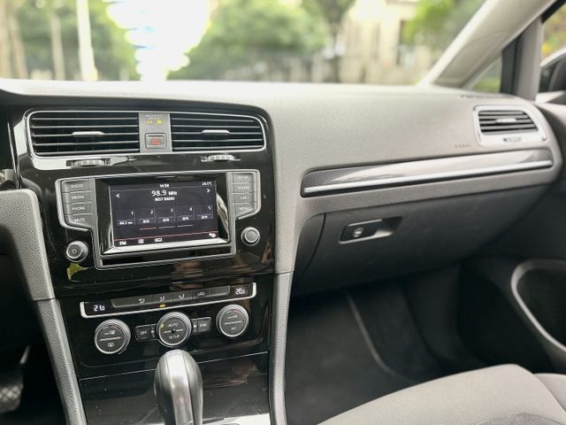 ✓1.4 TSI ✓五門渦輪小鋼炮 ✓電子手煞車 ✓AUTOHOLD ✓怠速熄火 ✓電動收納後照鏡  第5張相片