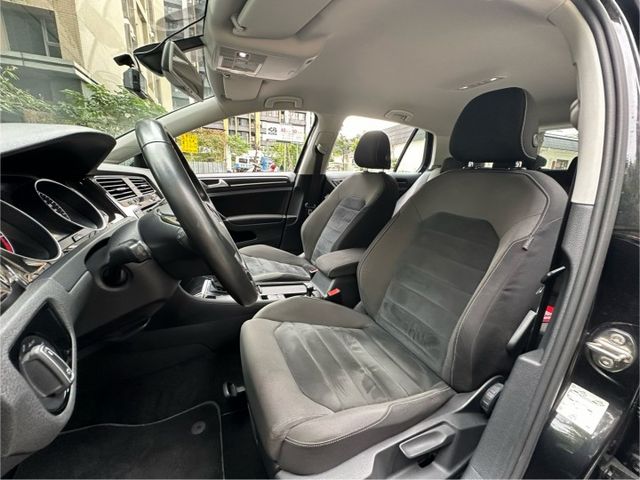 ✓1.4 TSI ✓五門渦輪小鋼炮 ✓電子手煞車 ✓AUTOHOLD ✓怠速熄火 ✓電動收納後照鏡  第7張相片
