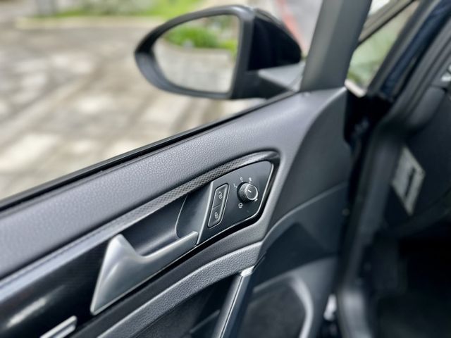 ✓1.4 TSI ✓五門渦輪小鋼炮 ✓電子手煞車 ✓AUTOHOLD ✓怠速熄火 ✓電動收納後照鏡  第14張相片