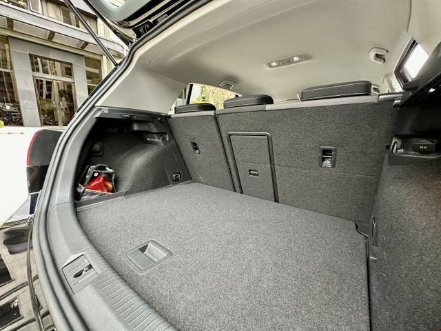 ✓1.4 TSI ✓五門渦輪小鋼炮 ✓電子手煞車 ✓AUTOHOLD ✓怠速熄火 ✓電動收納後照鏡  第17張相片