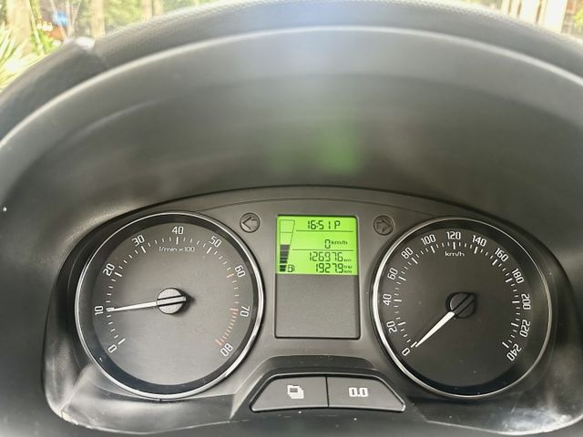 ✓進口小五門 ✓1.2省稅省油 ✓小車好駕馭 ✓定期保養 女用車 ✓無待修  第16張相片