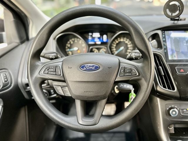 ✓經典福特熱銷車款 ✓外改電動尾門超方便 ✓倒車環景影像幫你改好了  第4張相片