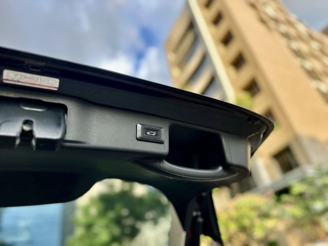 ✓經典福特熱銷車款 ✓外改電動尾門超方便 ✓倒車環景影像幫你改好了  第16張相片